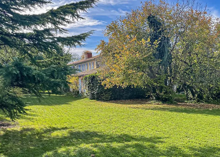 Сasa de vacaciones Charmante Maison Avec Piscine Tonnay-Charente