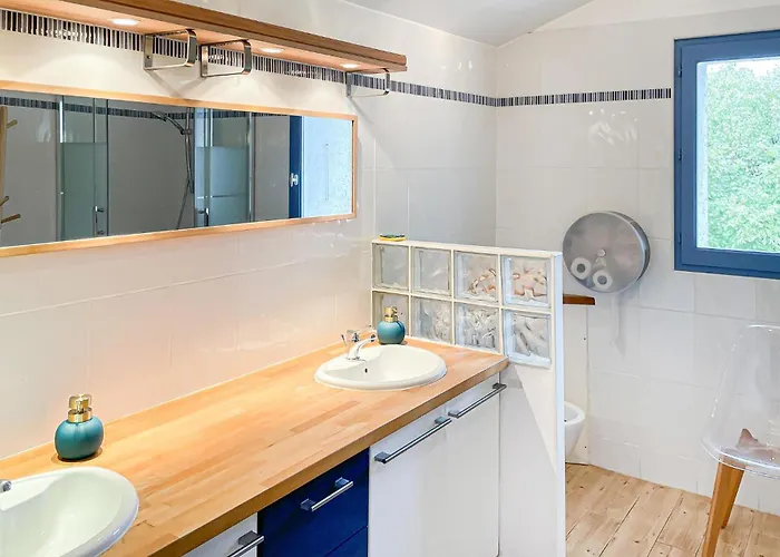 Сasa de vacaciones Charmante Maison Avec Piscine *